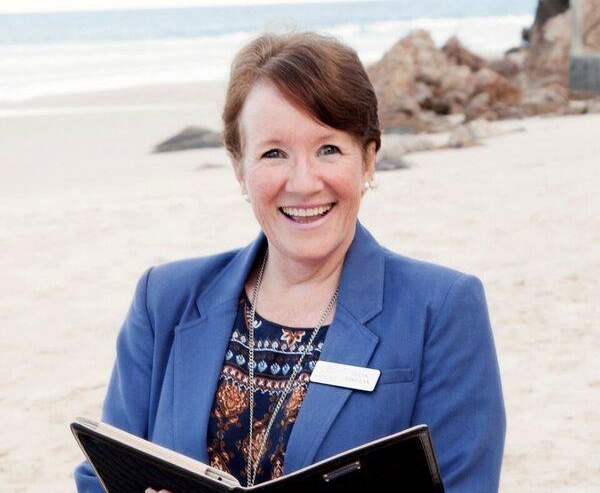 Helen Coghlan - Simply Magic Ceremonies